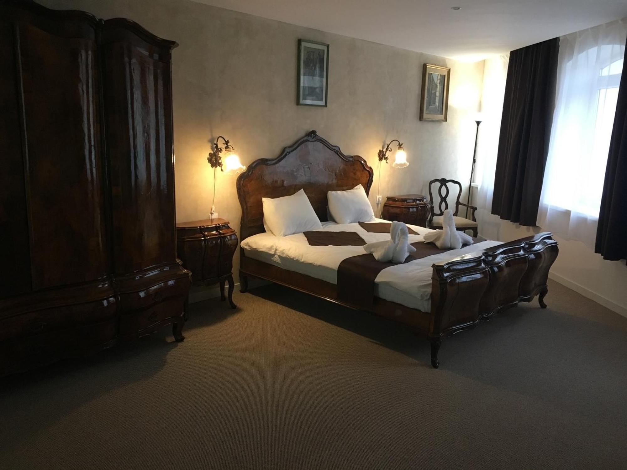 Csiki Hotel М'єркуря-Чук Екстер'єр фото
