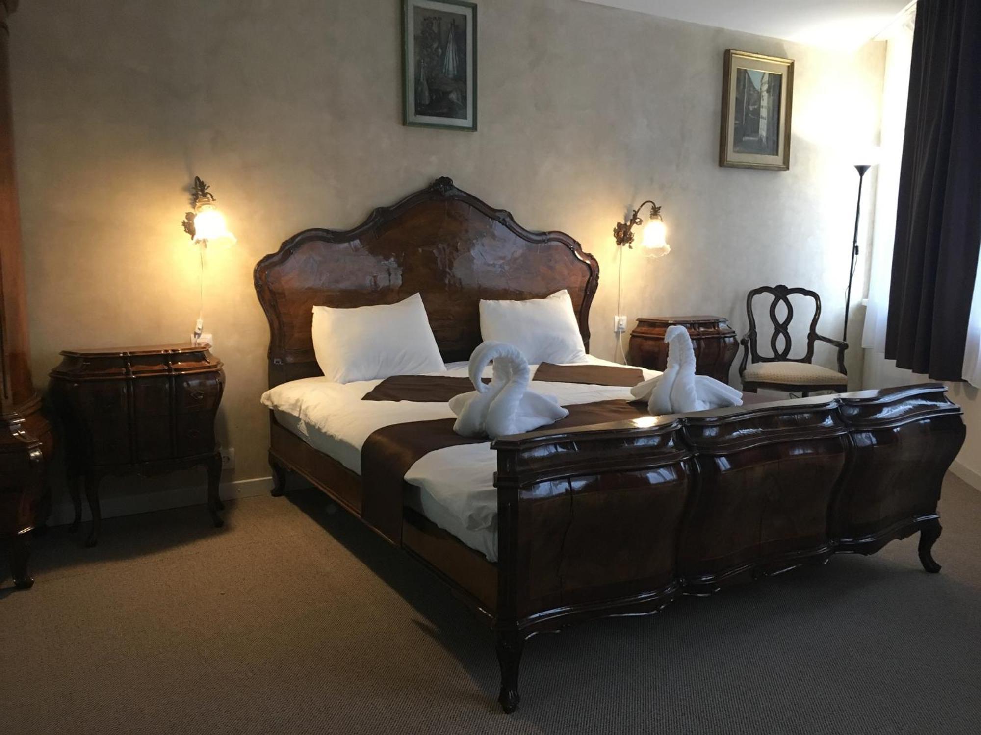 Csiki Hotel М'єркуря-Чук Екстер'єр фото