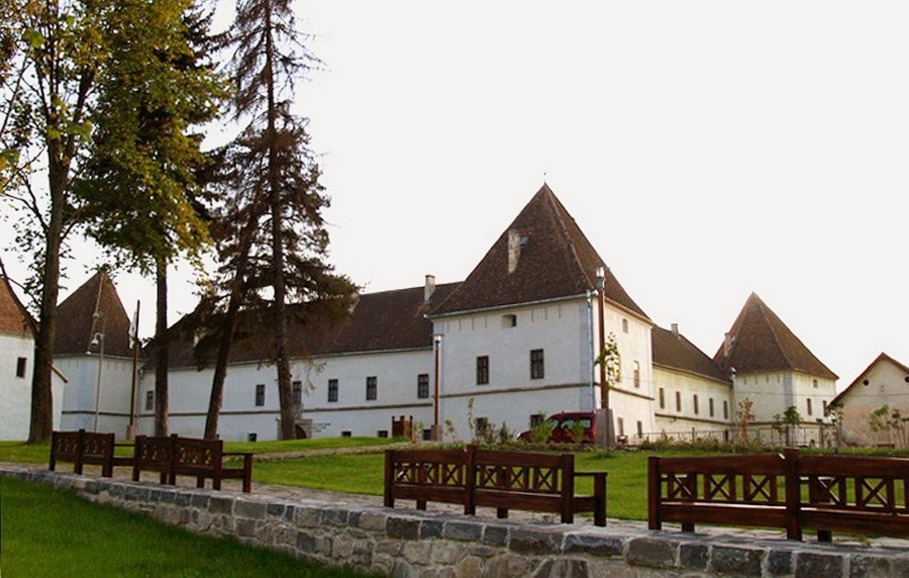 Csiki Hotel М'єркуря-Чук Екстер'єр фото